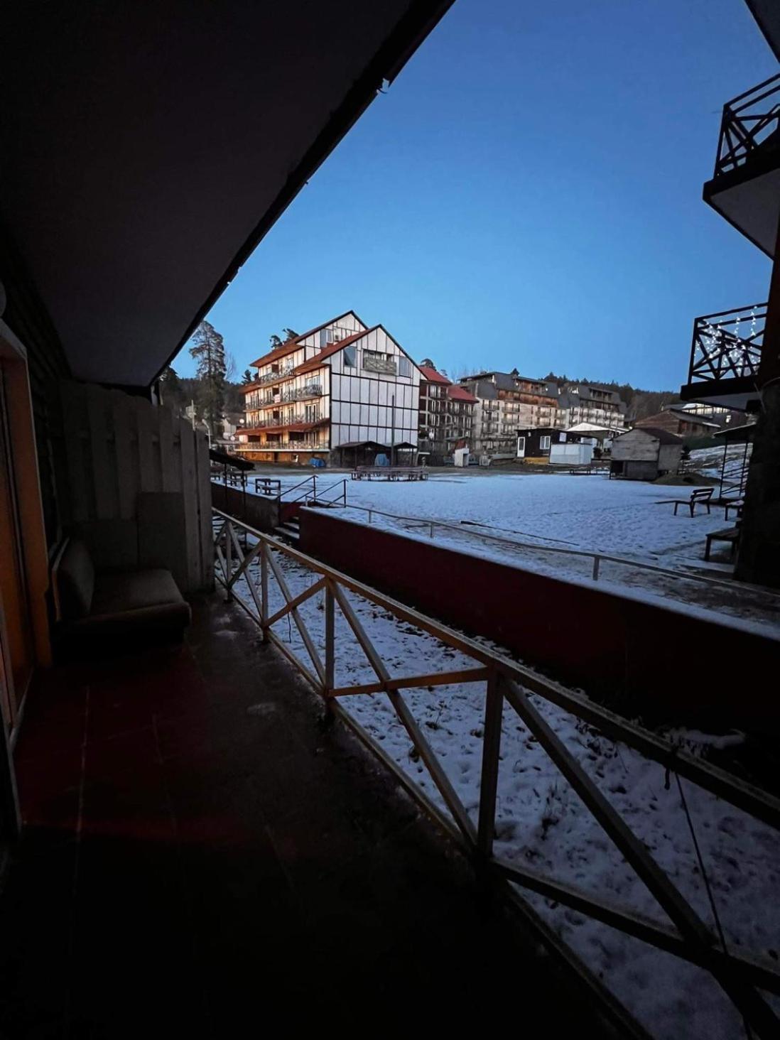 Hotel Mgzavrebi Bakuriani Esterno foto
