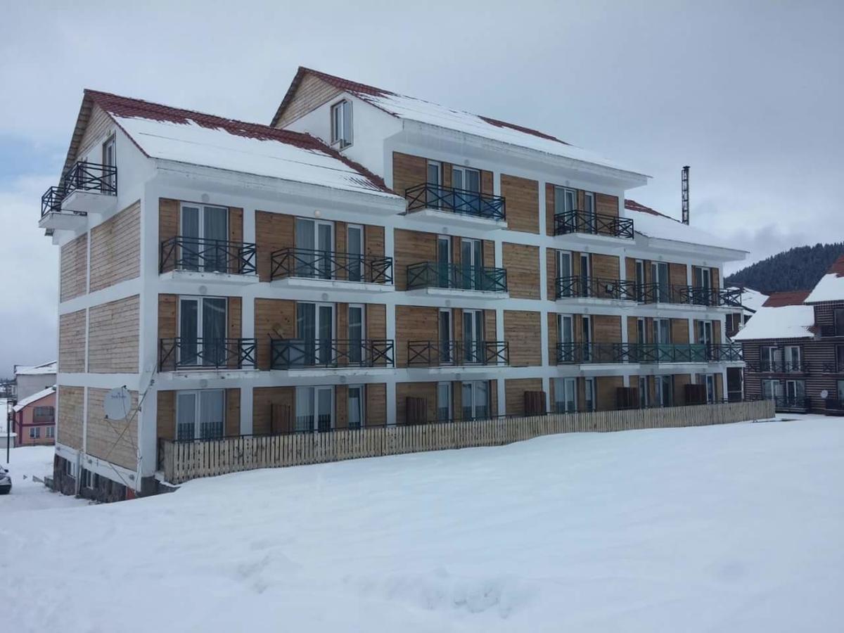 Hotel Mgzavrebi Bakuriani Esterno foto